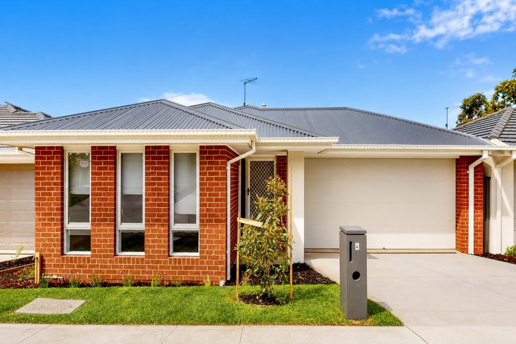 4 Expedition Cct, Pakenham, VIC 3810