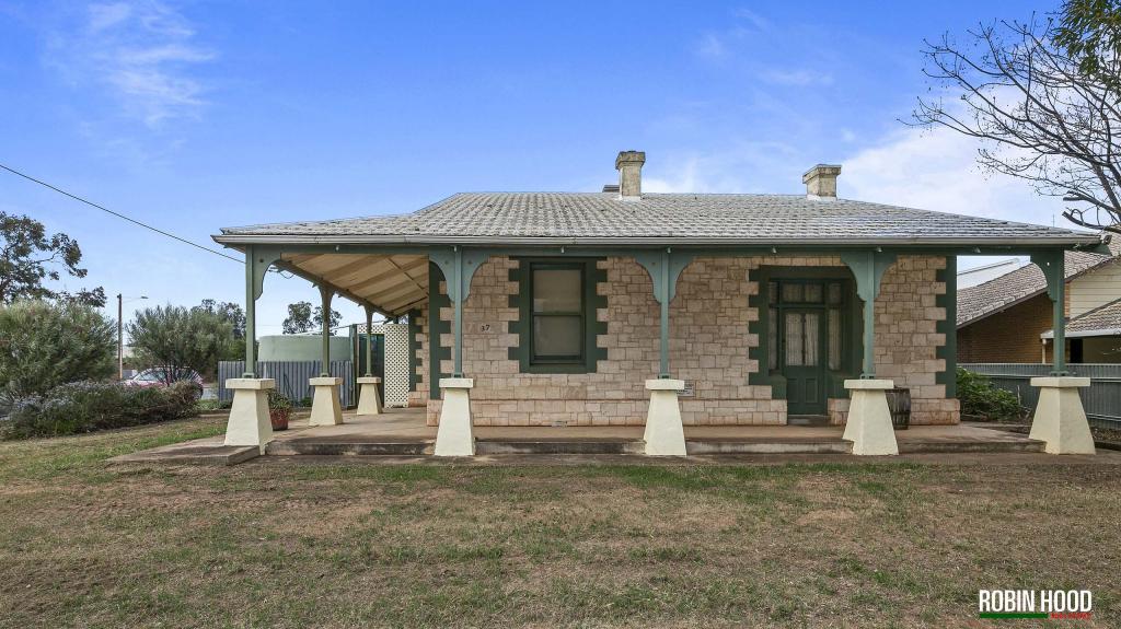 37 Ballantyne St, Wudinna, SA 5652