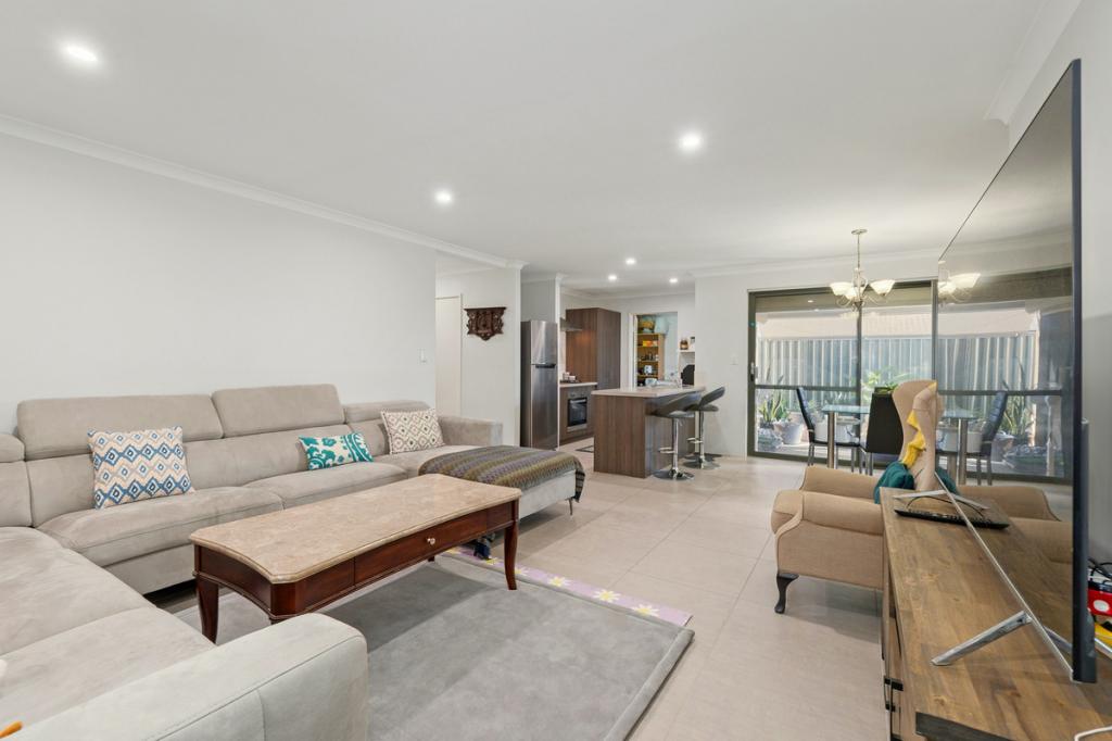 4/171 Mills St, Queens Park, WA 6107