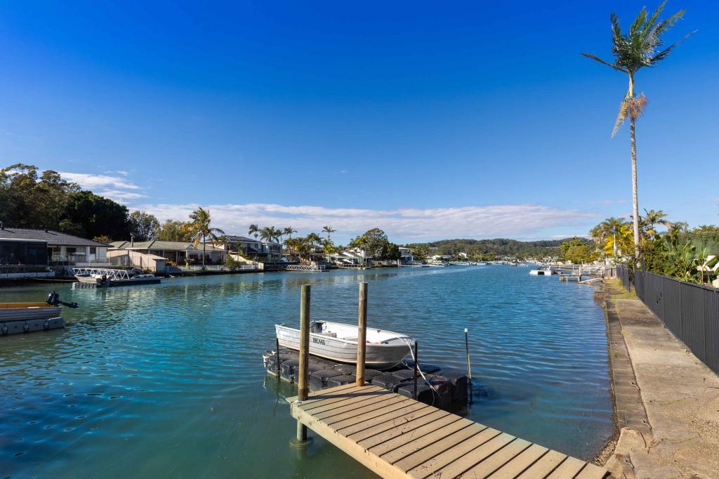8 Chown Ave, Currumbin Waters, QLD 4223