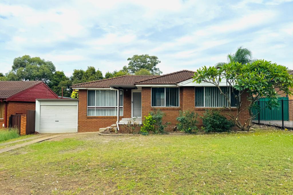 13 Glenn St, Dean Park, NSW 2761