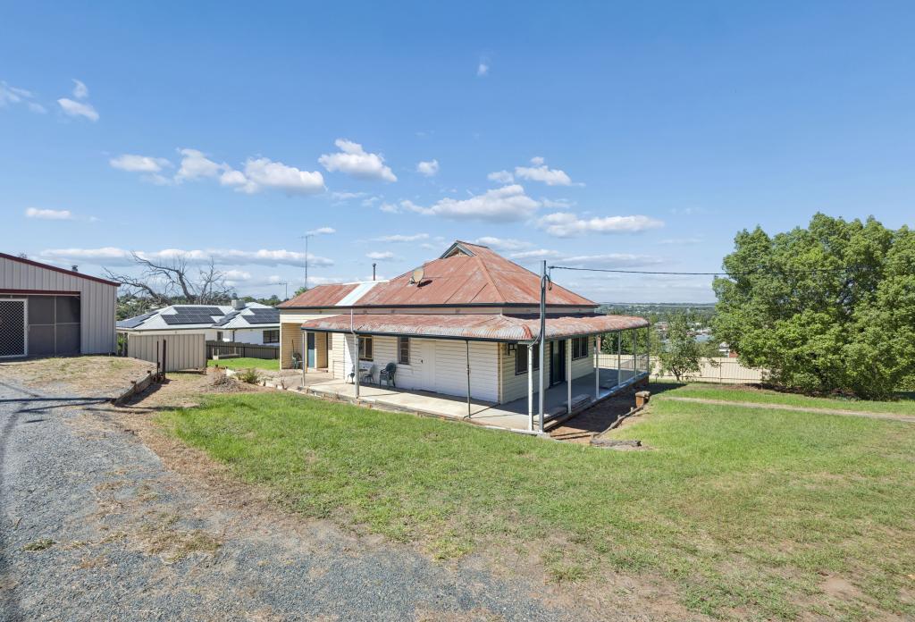 12 Elizabeth St, Young, NSW 2594