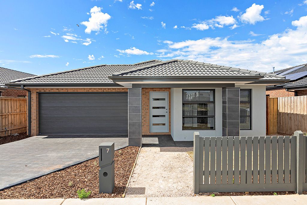 7 LORIKEET CCT, ROCKBANK, VIC 3335