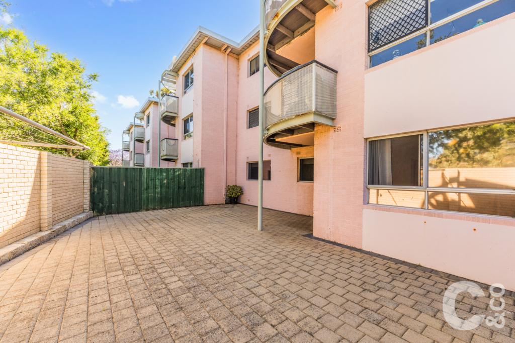 4/4 Canham Way, Orelia, WA 6167