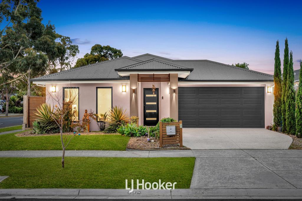 2 Blackledge Dr, Cranbourne East, VIC 3977