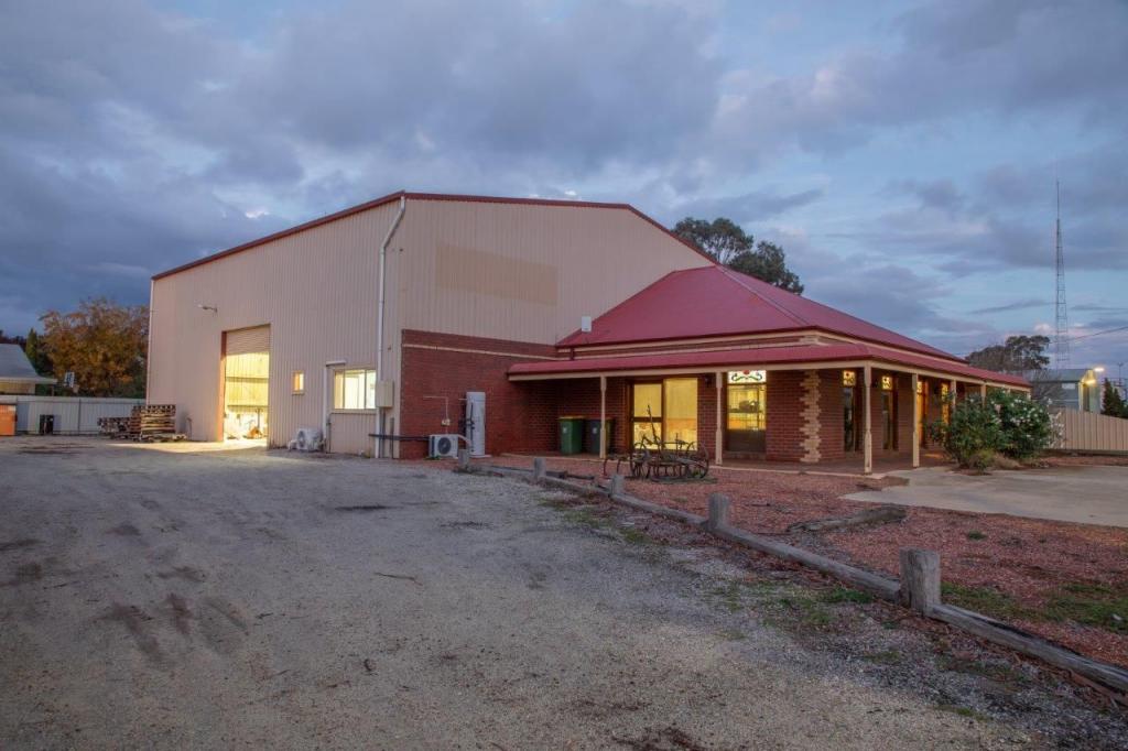 10 Tate Dr, Kerang, VIC 3579