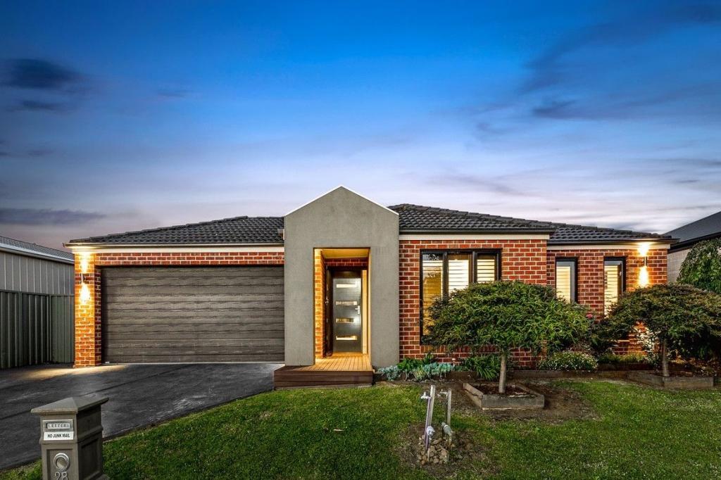 28 CORRIGANS RD, CRANBOURNE EAST, VIC 3977