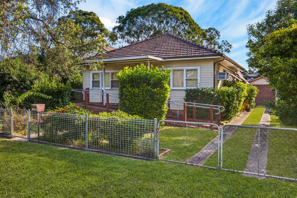 42 Budgeree Rd, Toongabbie, NSW 2146