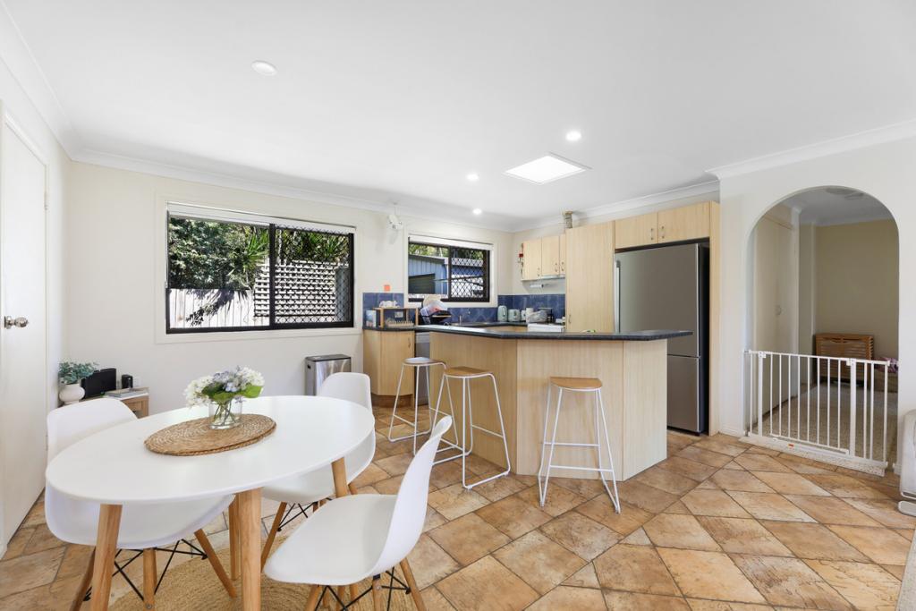 2/5 Shrike Ct, Burleigh Waters, QLD 4220