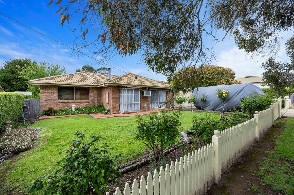 27 Edols St, Ballan, VIC 3342