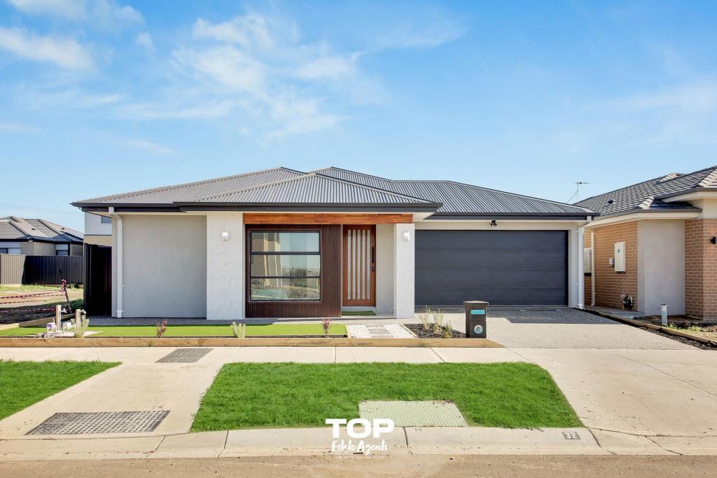32 Somerford Dr, Clyde North, VIC 3978