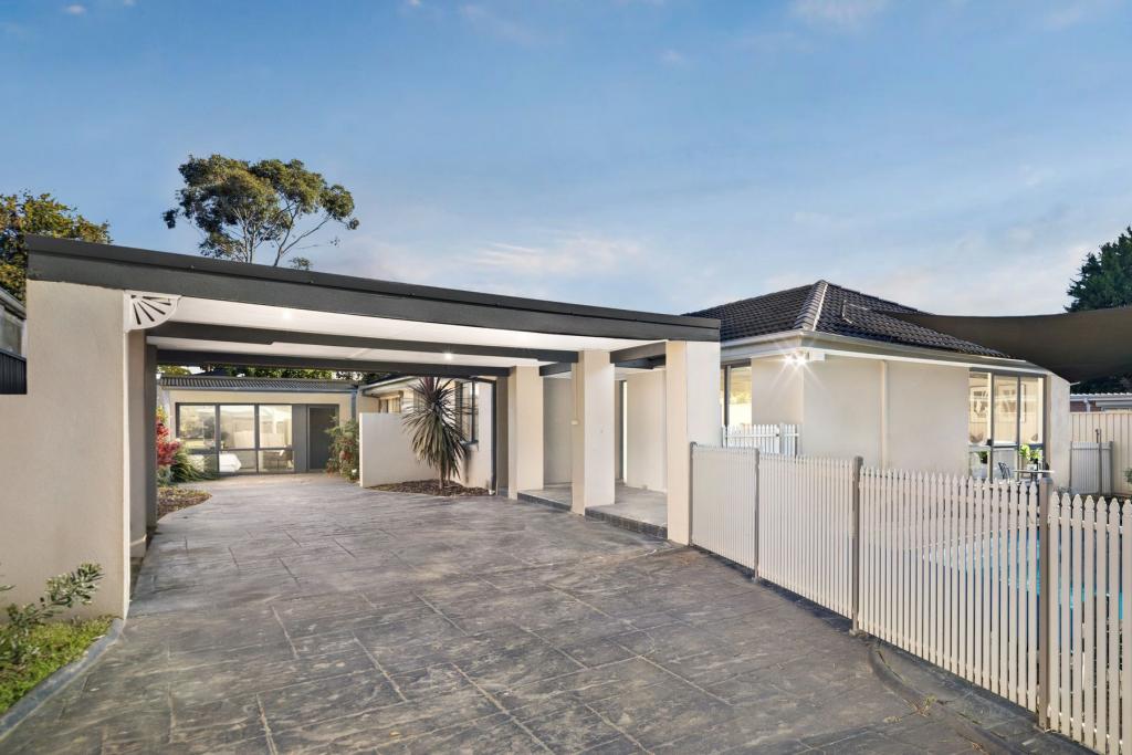 4 Bracken Ct, Ferntree Gully, VIC 3156