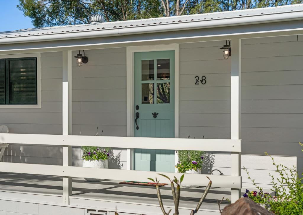 28 Down St, Esk, QLD 4312