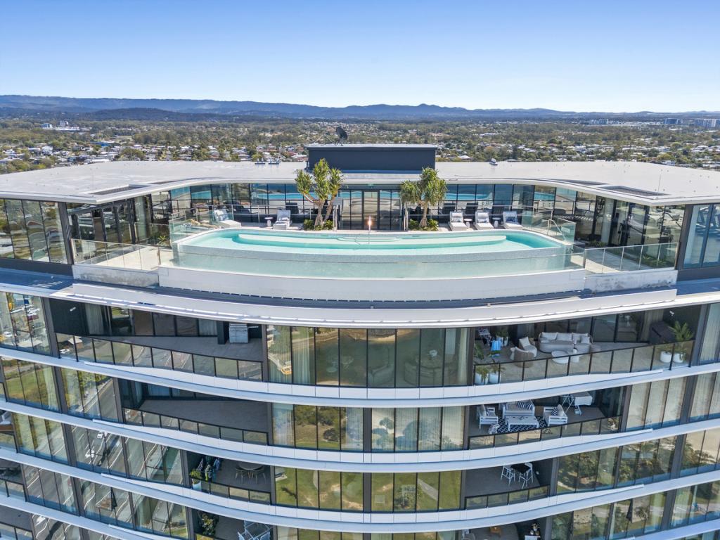 304/180 MARINE PDE, LABRADOR, QLD 4215