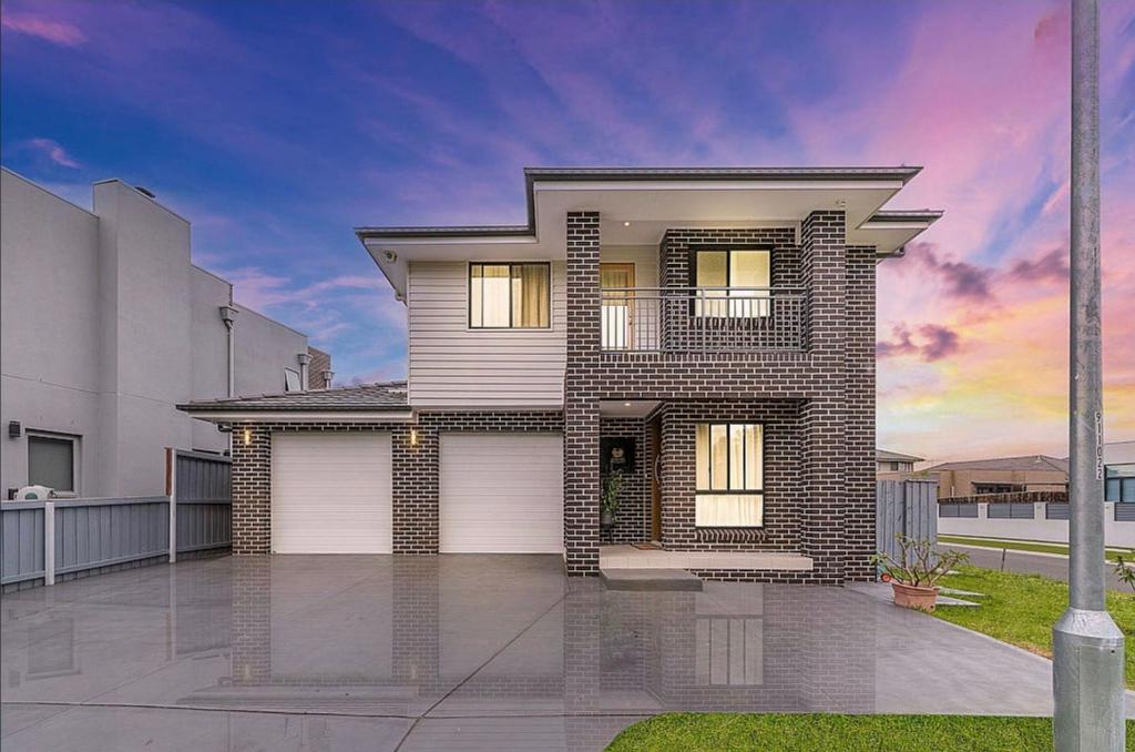 108 Macksville St, Carnes Hill, NSW 2171