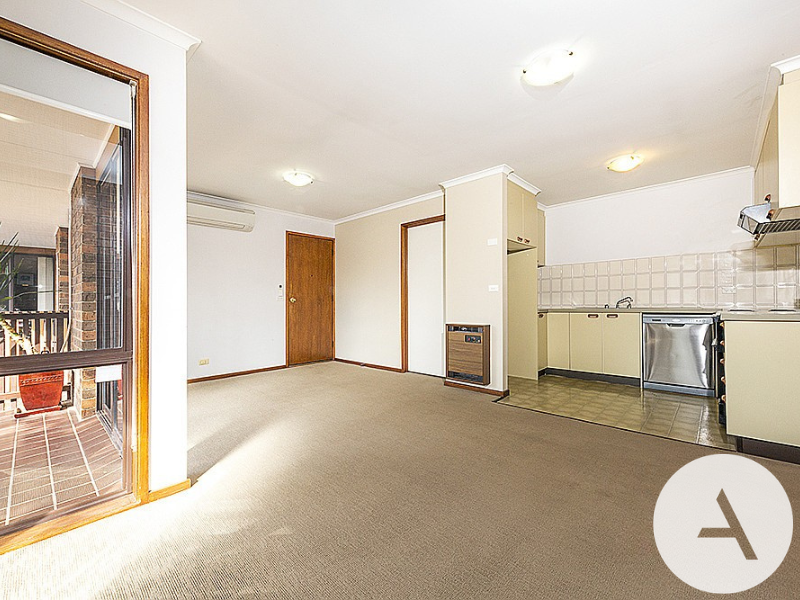27 Rowe Pl, Phillip, ACT 2606