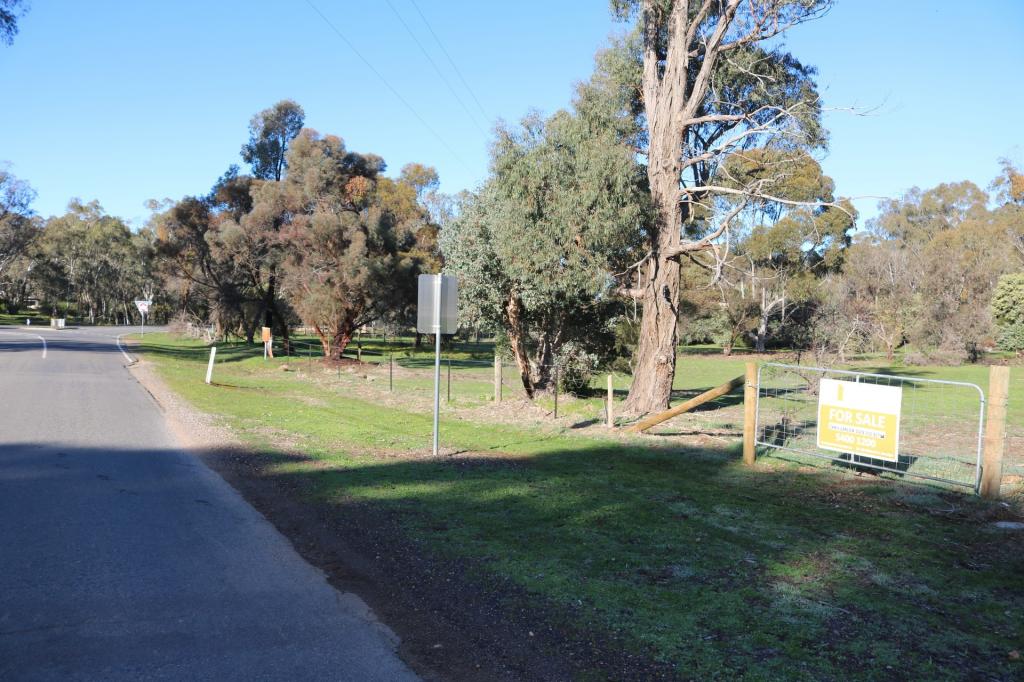 8 Ridge St, Wedderburn, VIC 3518