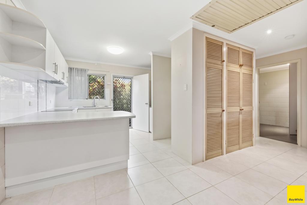 8/473-479 Mccoombe St, Mooroobool, QLD 4870