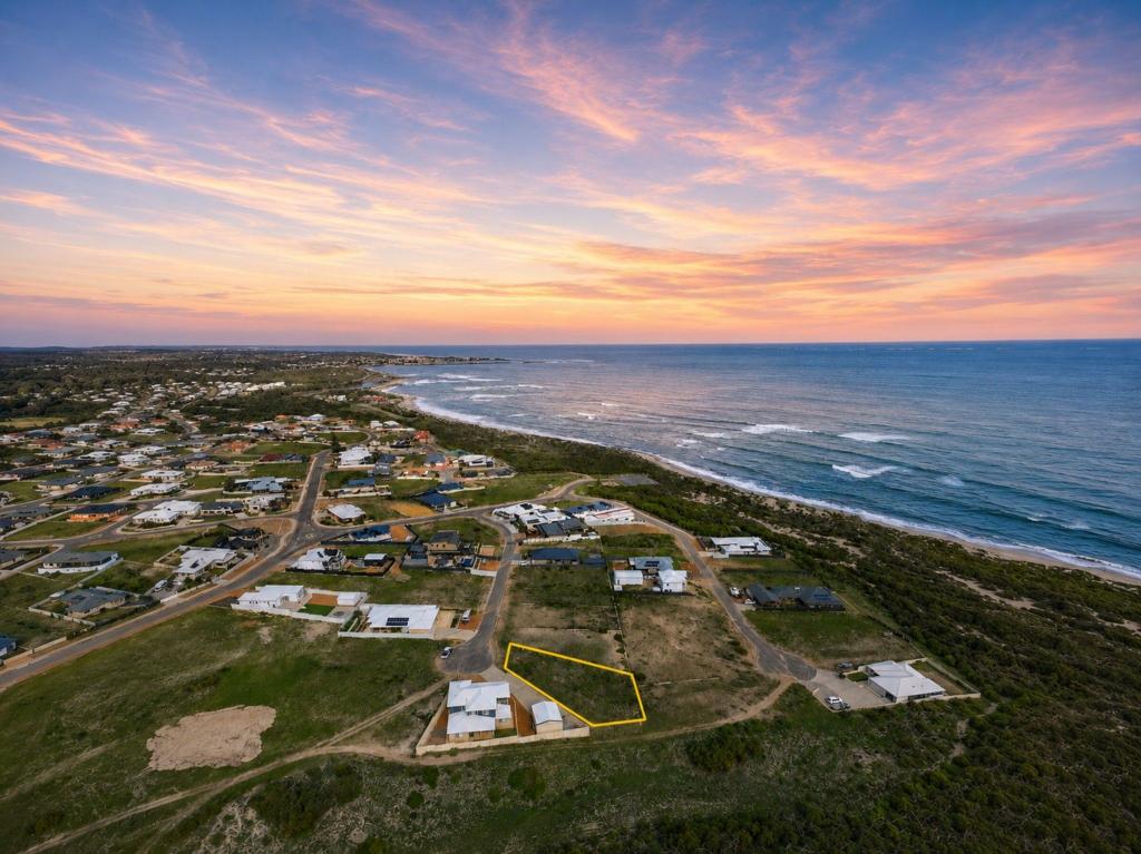 19 GREY CL, DONGARA, WA 6525
