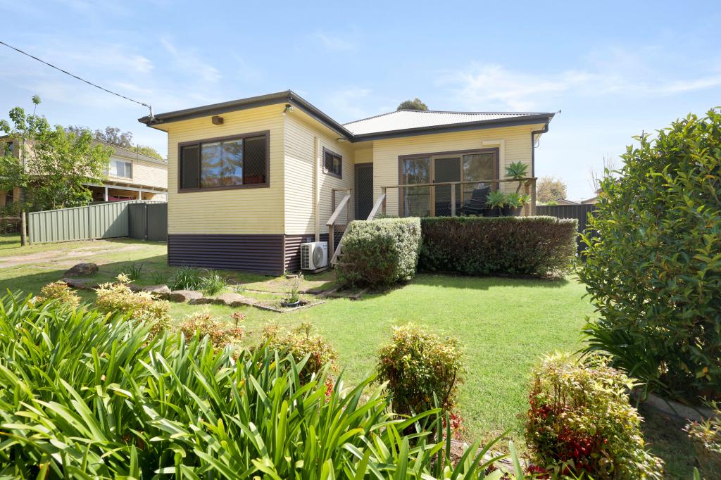 4 Percy St, Hill Top, NSW 2575