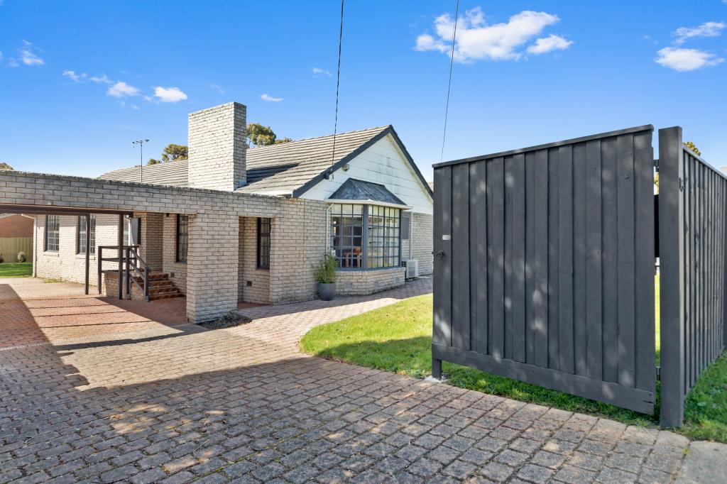 15 Golf Links Rd, Frankston, VIC 3199