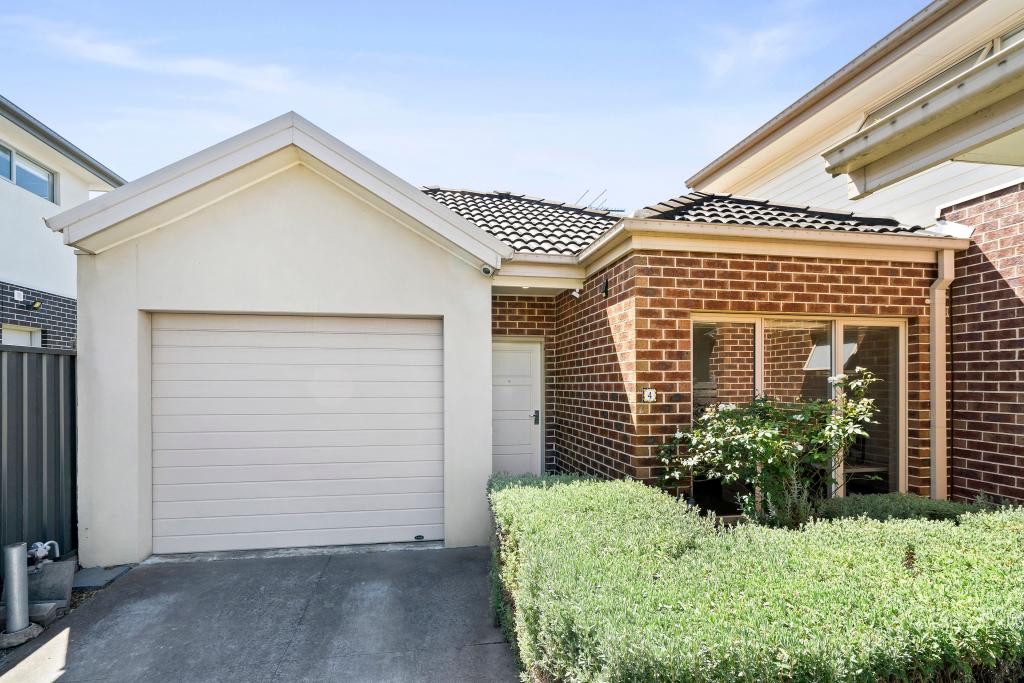 4/180 Woods St, Newport, VIC 3015