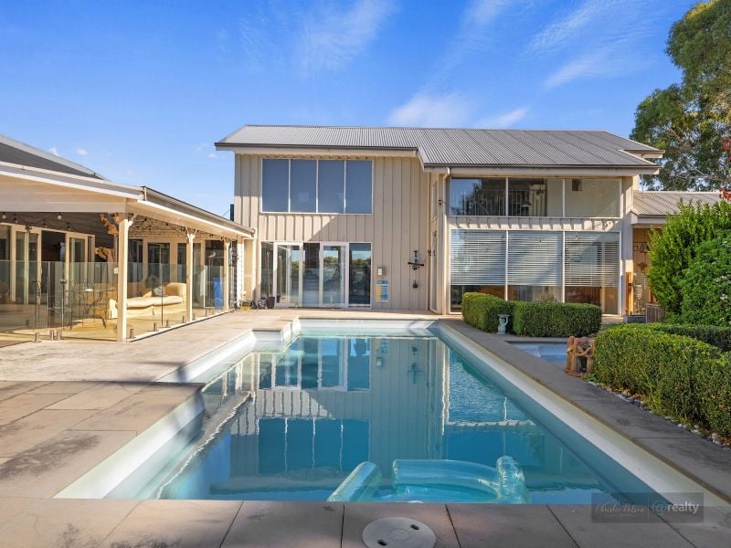 55 Leongatha North Rd, Leongatha North, VIC 3953