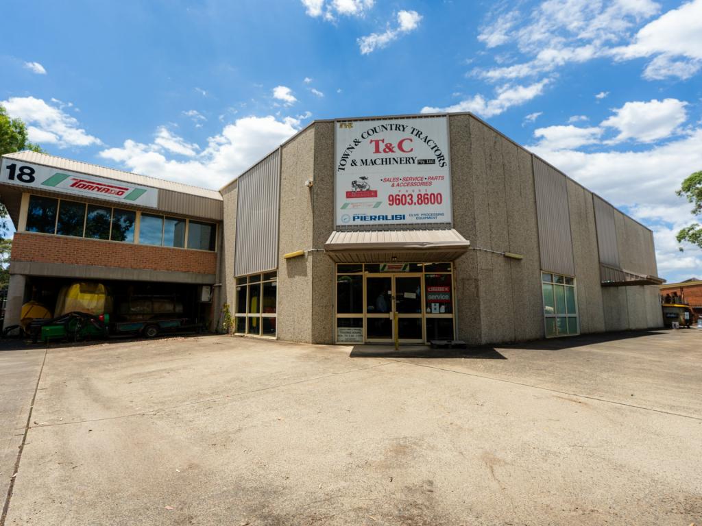 18 Airds Rd, Minto, NSW 2566