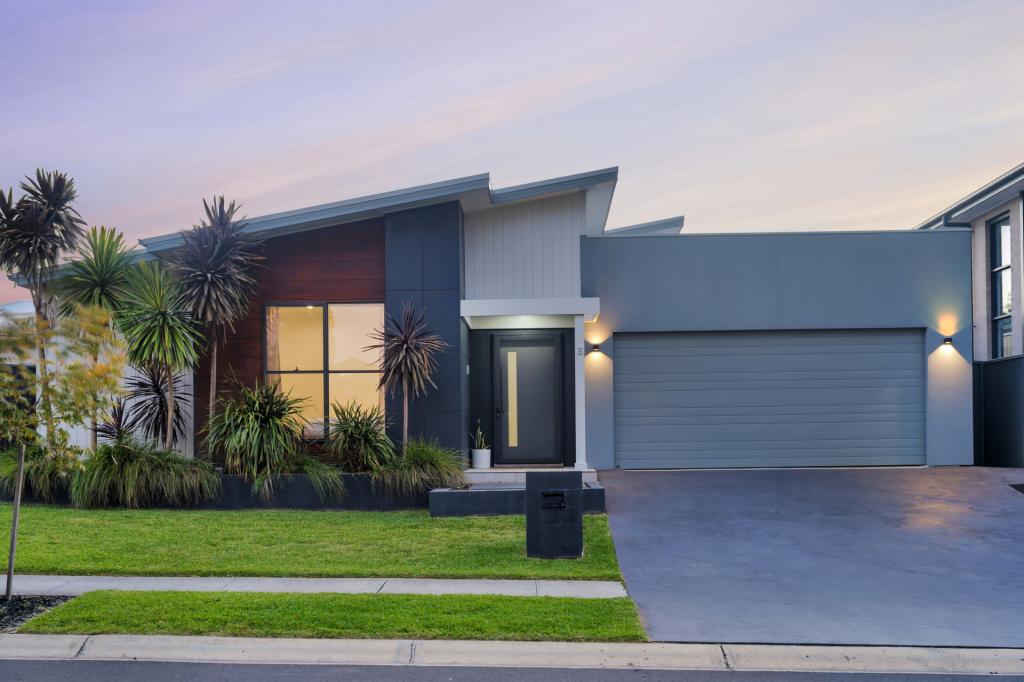 3 Minnamurra Dr, Gregory Hills, NSW 2557