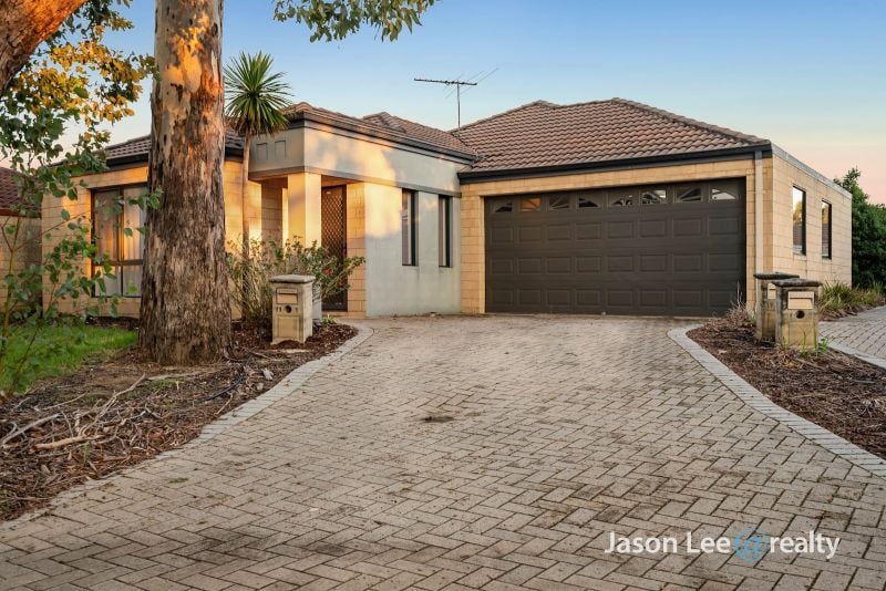 1/11 Turner Pl, Kelmscott, WA 6111