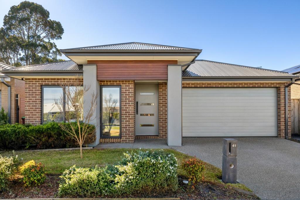 41 Largo Cct, Junction Village, VIC 3977