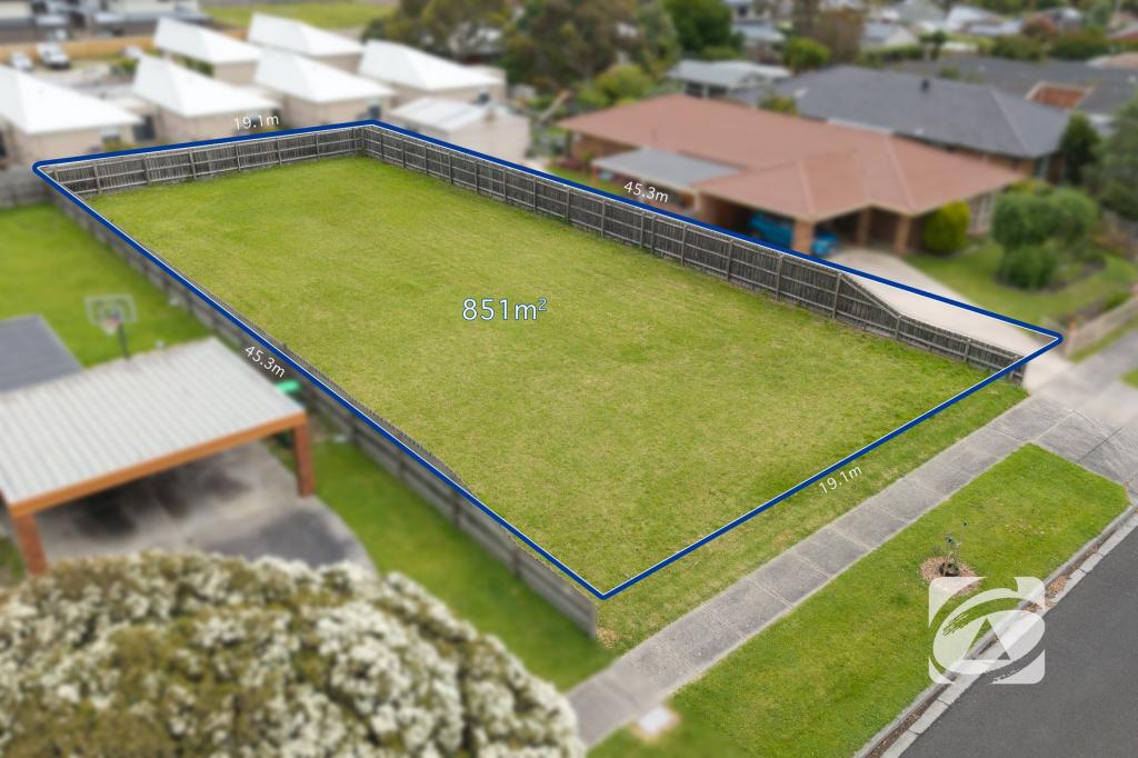 41 Howey Rd, Pakenham, VIC 3810
