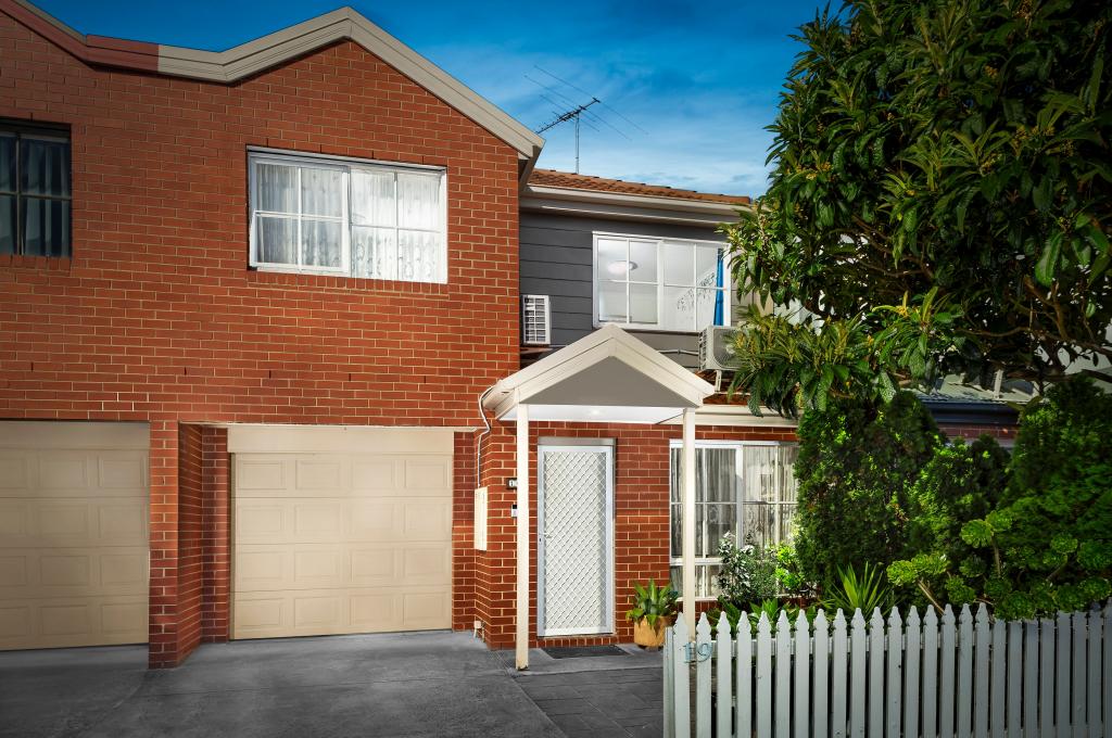 19 Crown Cl, Oakleigh East, VIC 3166