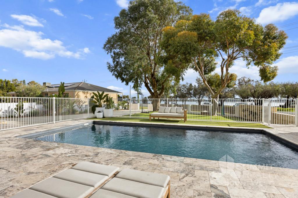 207 Old Coast Rd, Australind, WA 6233