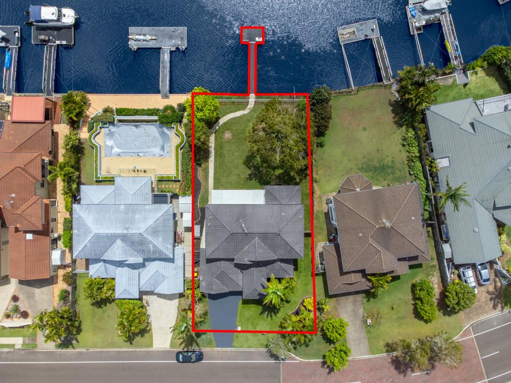 18 PACIFIC DR, BANKSIA BEACH, QLD 4507