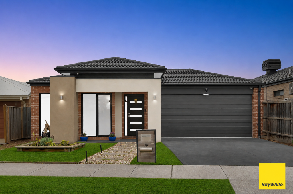 39 ANNECY BVD, FRASER RISE, VIC 3336