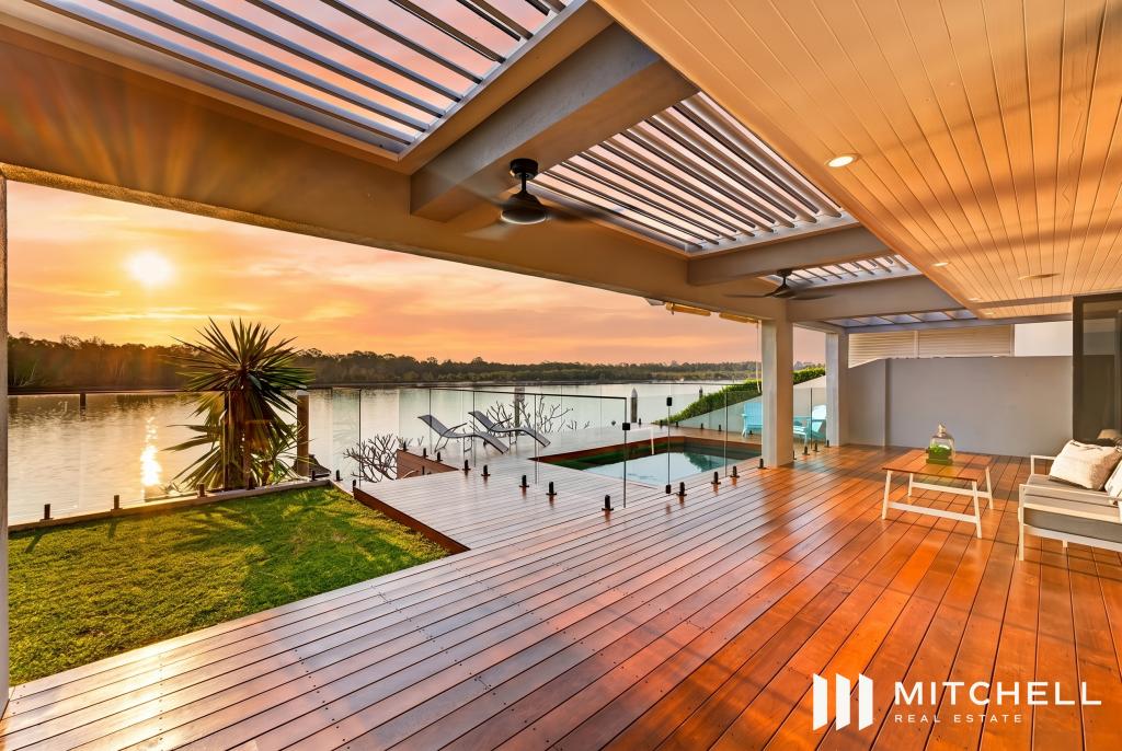 5248 Marine Dr N, Hope Island, QLD 4212