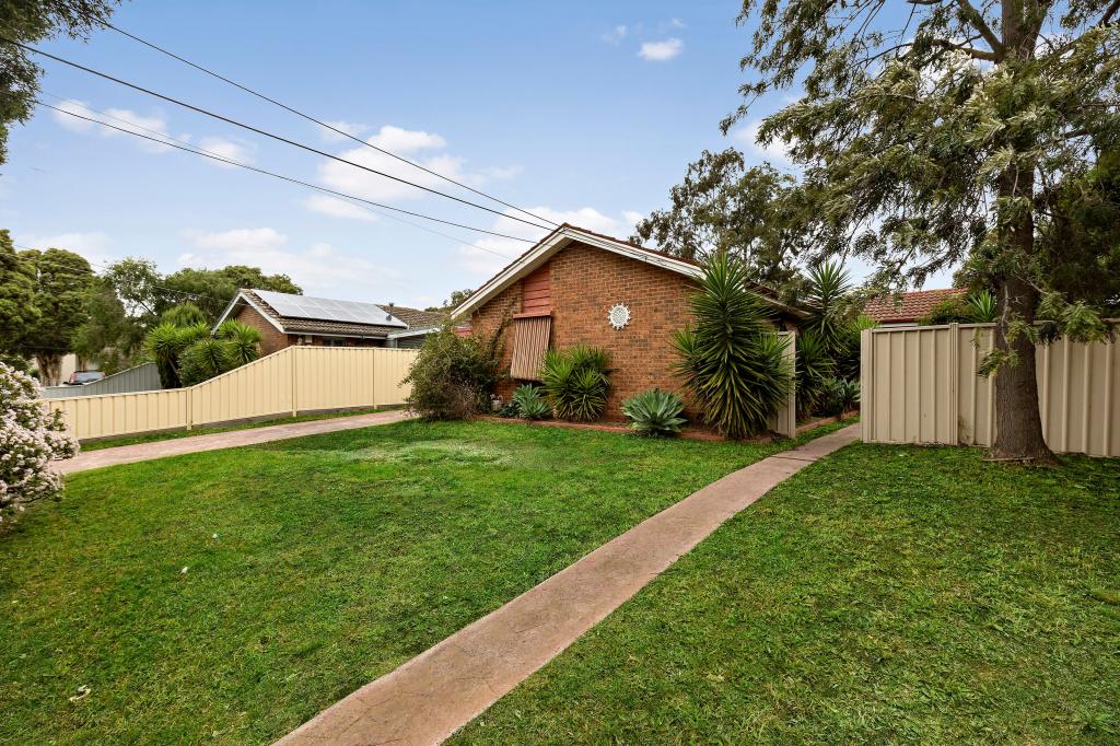 32 Learmonth Cres, Sunshine West, VIC 3020