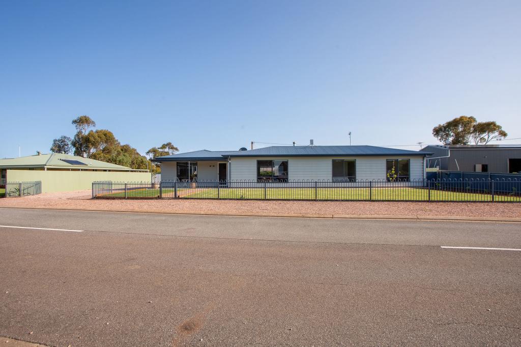 17 Benjamin Rd, Poonindie, SA 5607