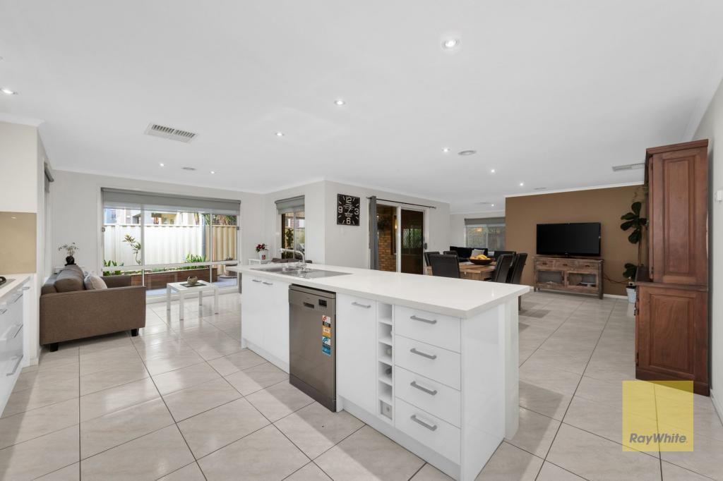 14 Woodsdale Ct, Cairnlea, VIC 3023