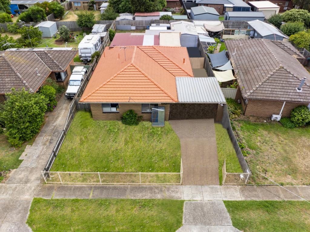 25 KAMIL ST, MELTON SOUTH, VIC 3338