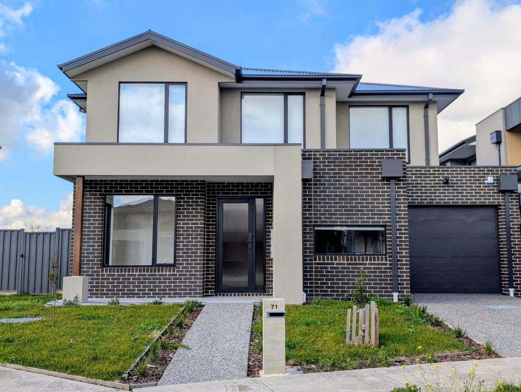 71 Arena Ave, Roxburgh Park, VIC 3064