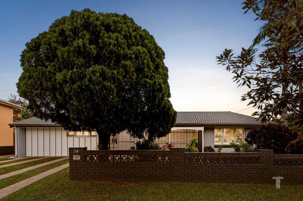 38 Mingera St, Mansfield, QLD 4122