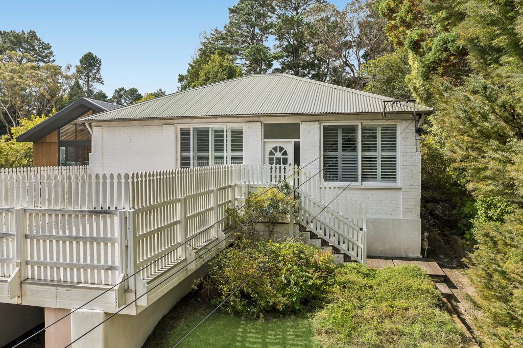 11A HIGHLAND ST, LEURA, NSW 2780