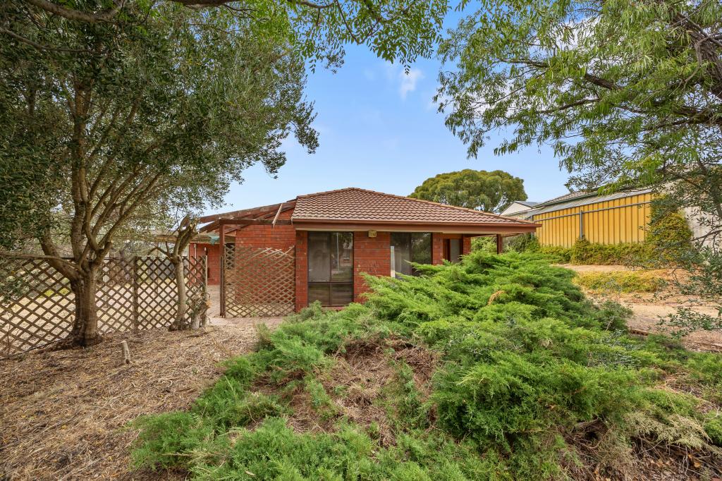 42 Lyons Cct, Trott Park, SA 5158