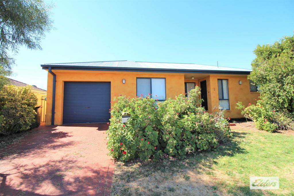 5 Foreshaw Ave, Griffith, NSW 2680