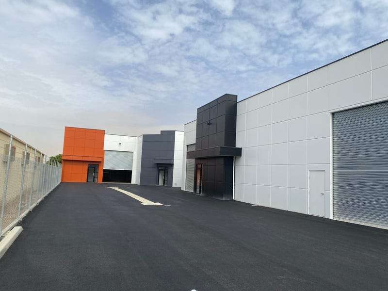 4/31 Ellemsea Cct, Lonsdale, SA 5160