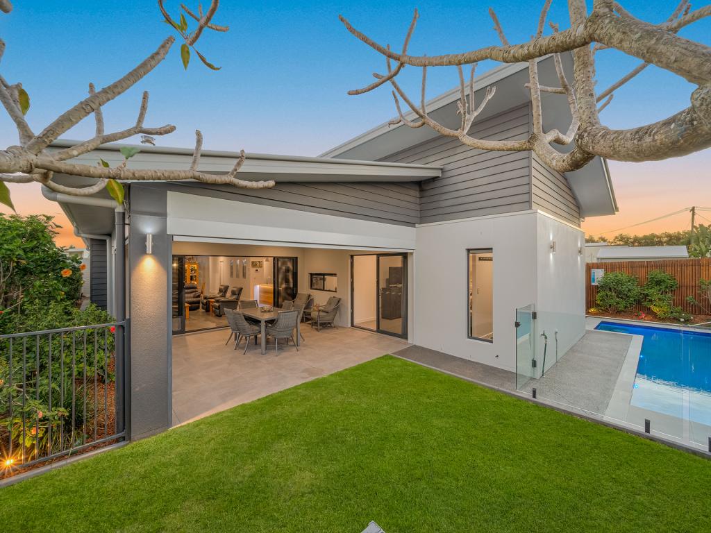 33 Petrel Cres, Mountain Creek, QLD 4557