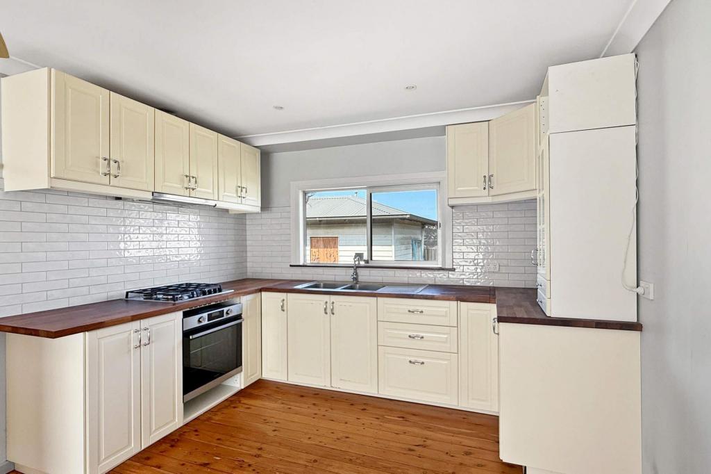 2/28 Cambewarra Rd, Bomaderry, NSW 2541