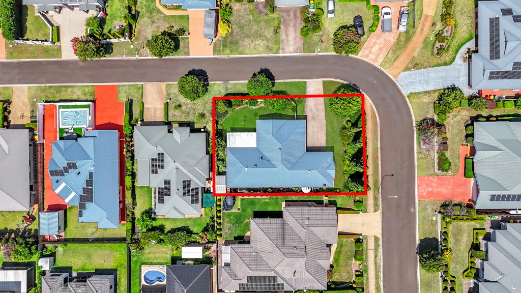 1 Howard St, Middle Ridge, QLD 4350